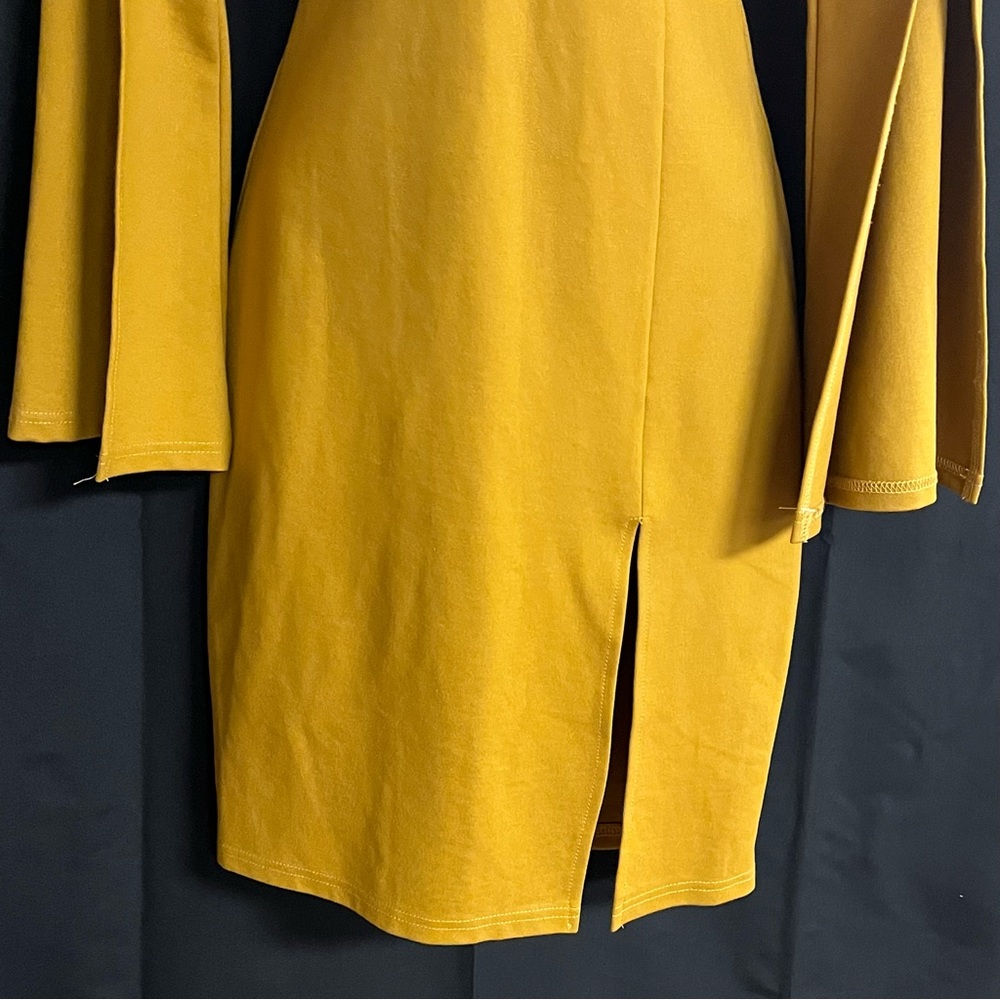 Fashion nova’s “ more than enough slit” dress size small - Picture 3 of 9